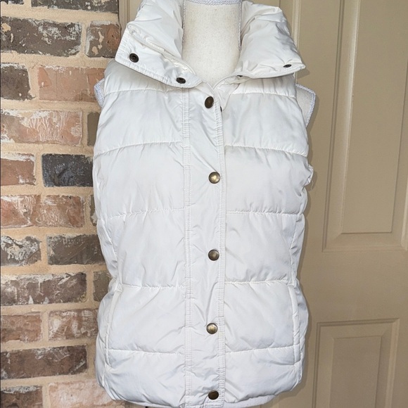 Old Navy Sea Salt White Frost Free Puffer Vest Fleece Lined Full Zip Snap Front - Picture 2 of 12